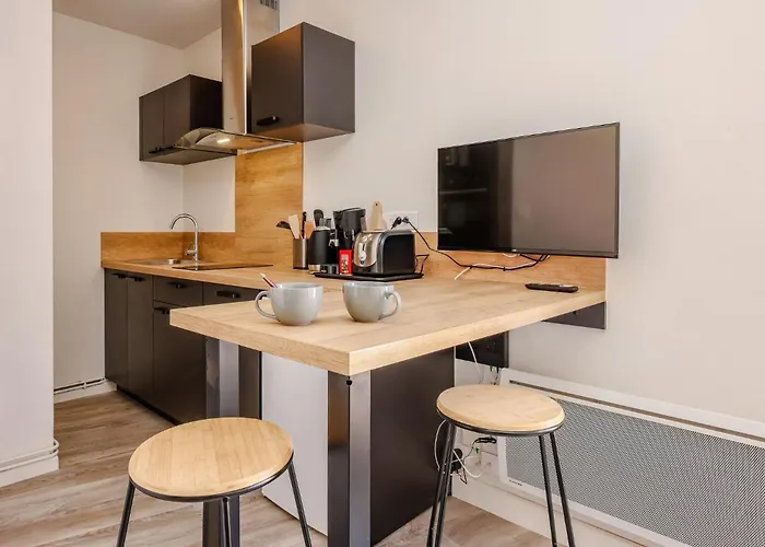 Le Marechal - Parking - Terrasse - *